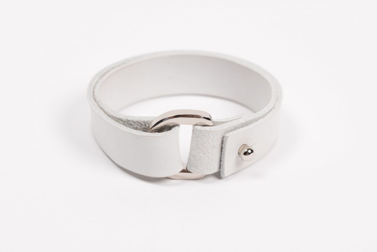 LOVIIS WHITE LEATHER WRISTBAND – Lisette Maria